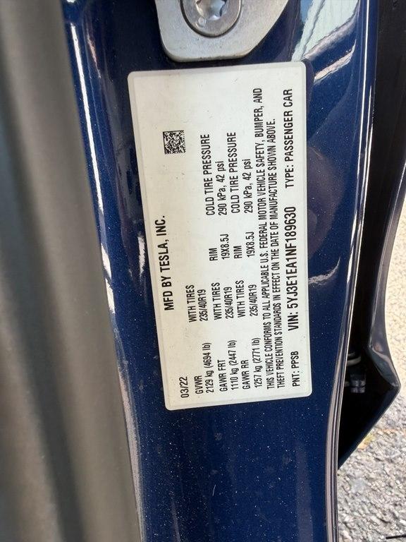 Tesla Model 3  2022