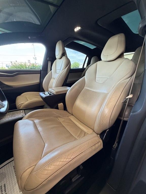 Tesla Model X  2016