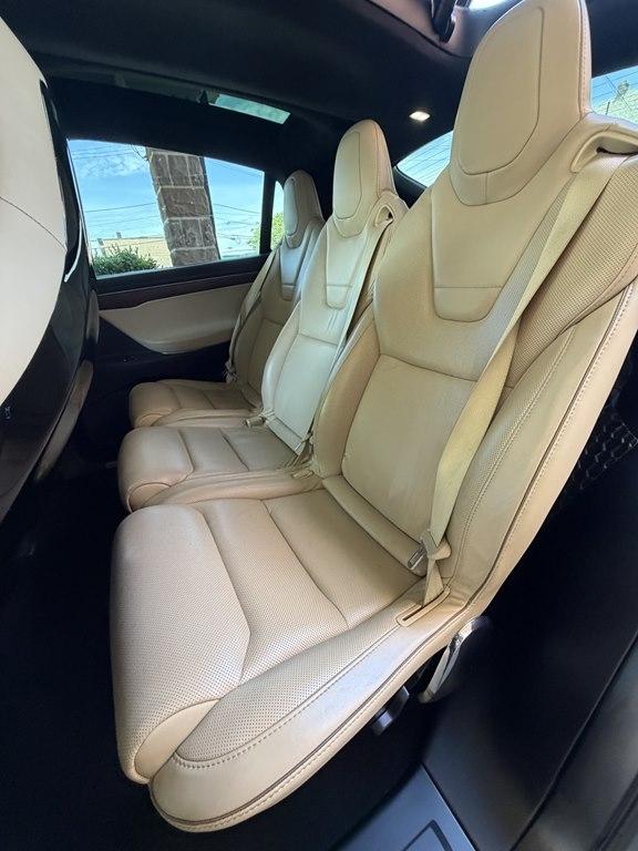 Tesla Model X  2016