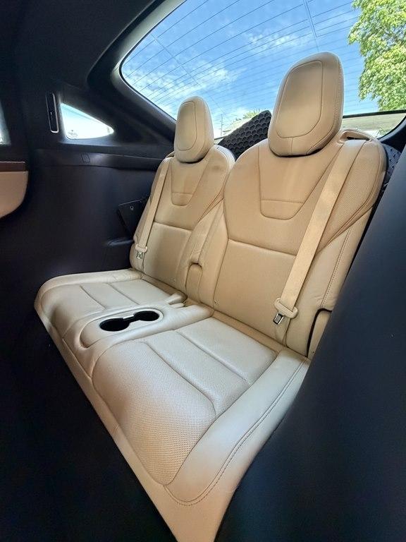 Tesla Model X  2016
