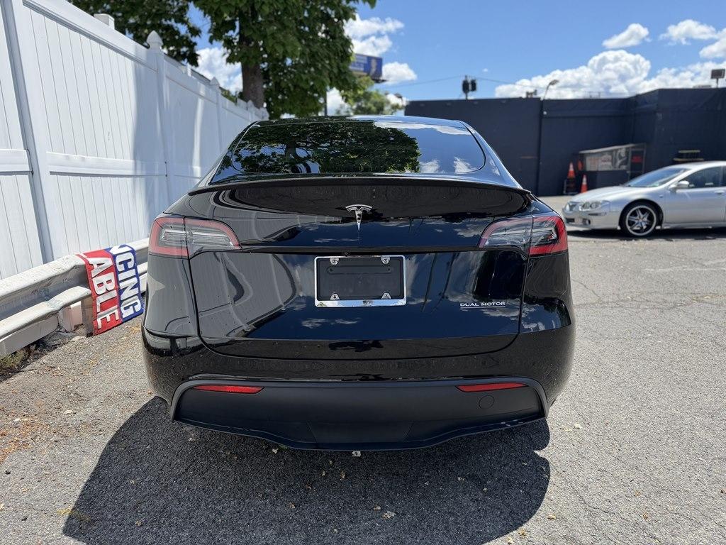 Tesla Model Y  2021