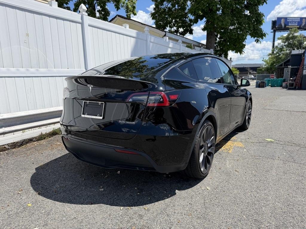 Tesla Model Y  2021