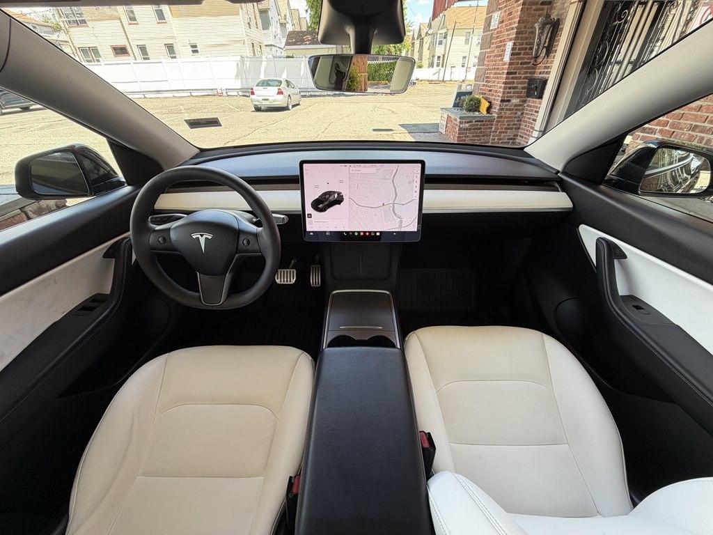 Tesla Model Y  2021