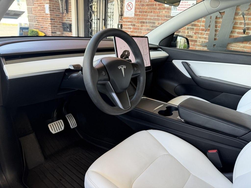 Tesla Model Y  2021