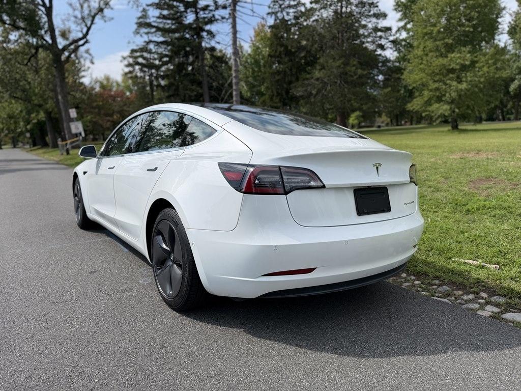 Tesla Model 3 photo 5
