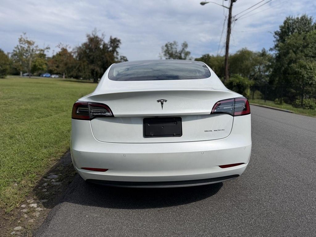 Tesla Model 3 photo 6