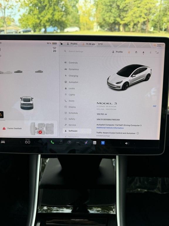 Tesla Model 3 photo 11