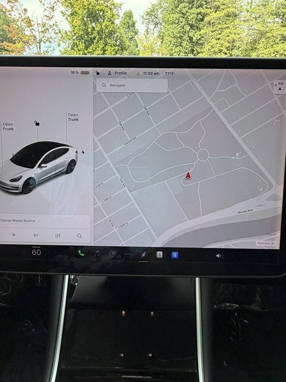 Tesla Model 3 photo 12