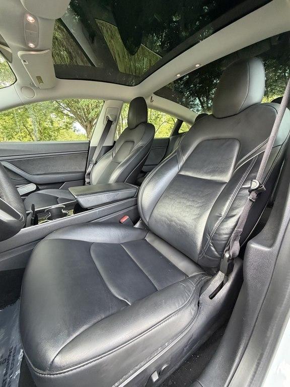 Tesla Model 3 photo 14