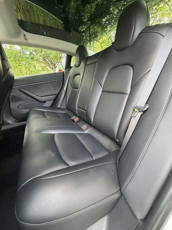 Tesla Model 3 photo 15