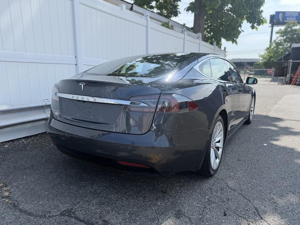 Tesla Model S  2016