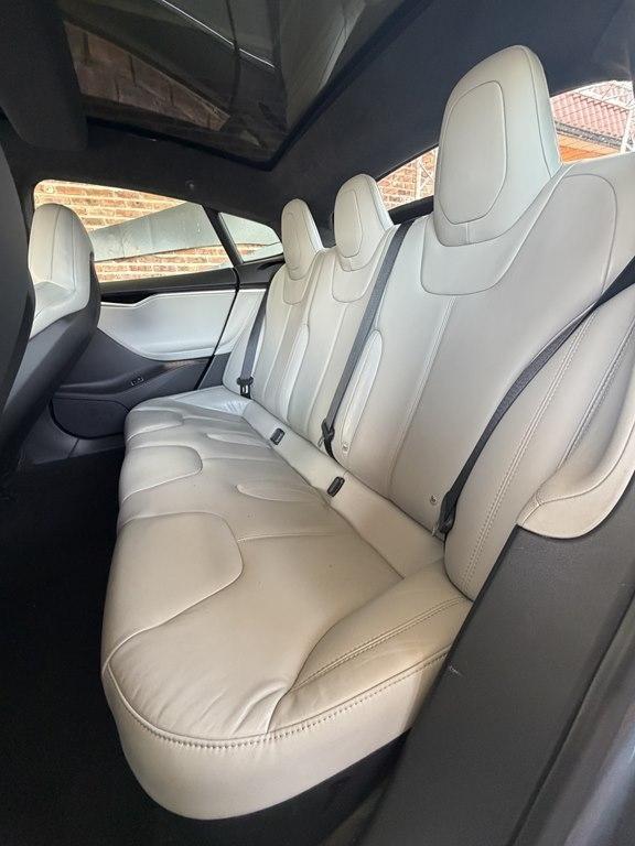 Tesla Model S  2016