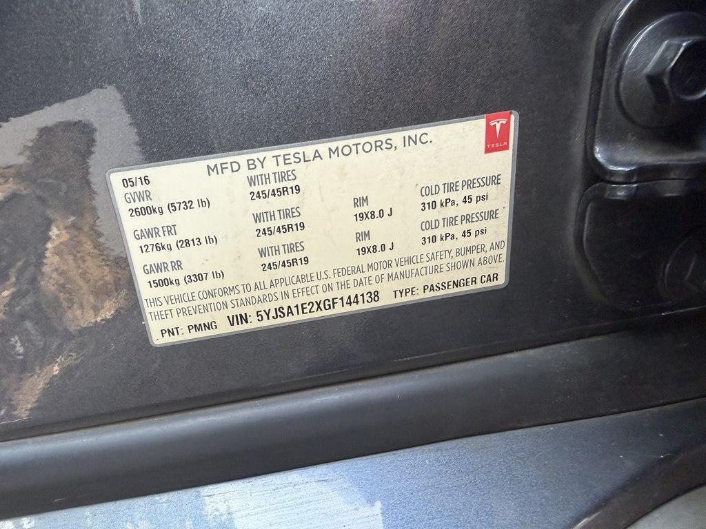Tesla Model S  2016