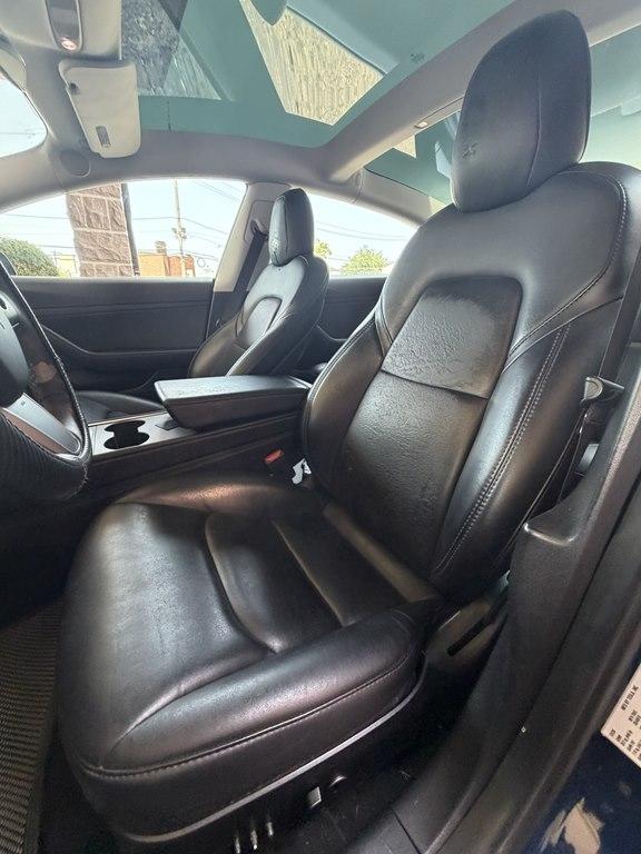 Tesla Model 3  2021
