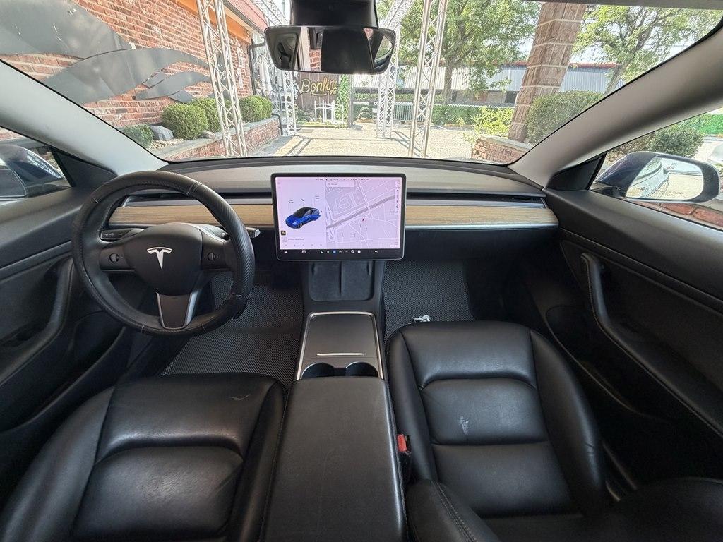 Tesla Model 3  2021