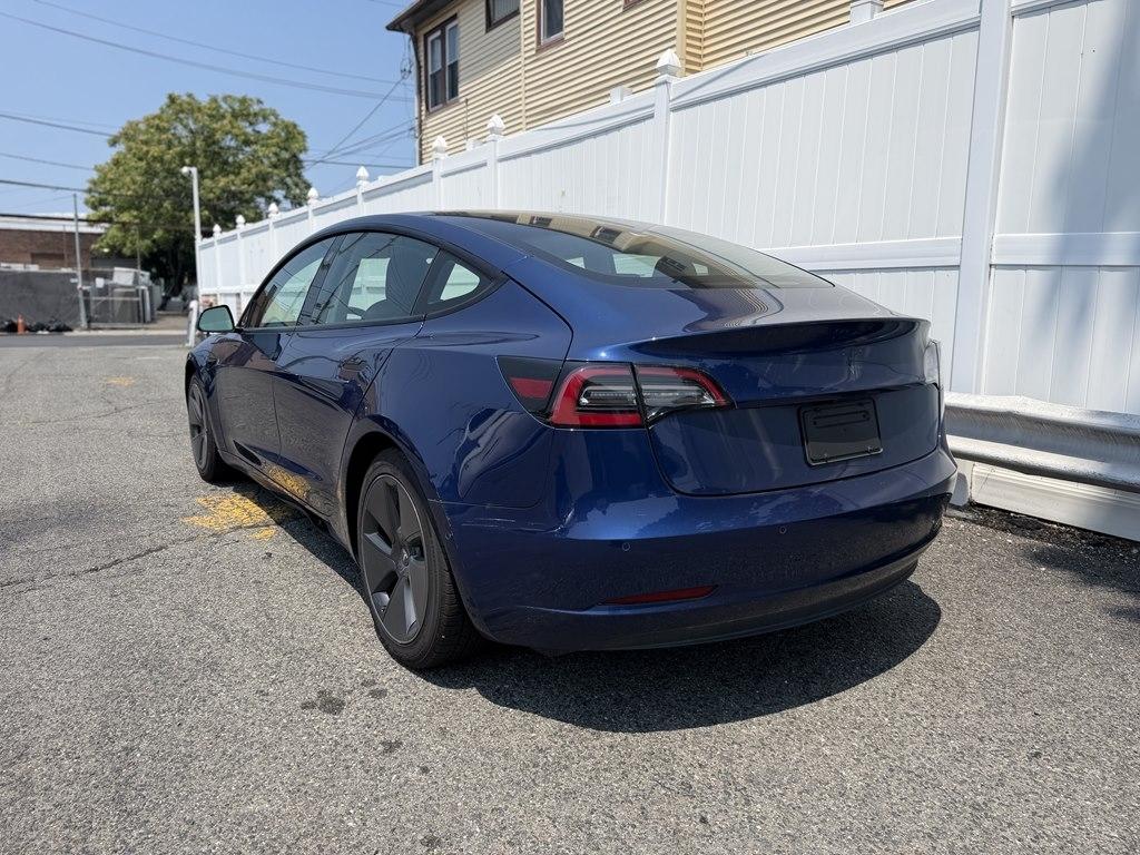 Tesla Model 3  2021