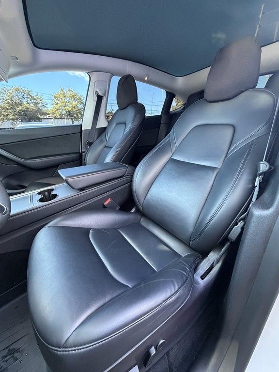 Tesla Model Y  2022