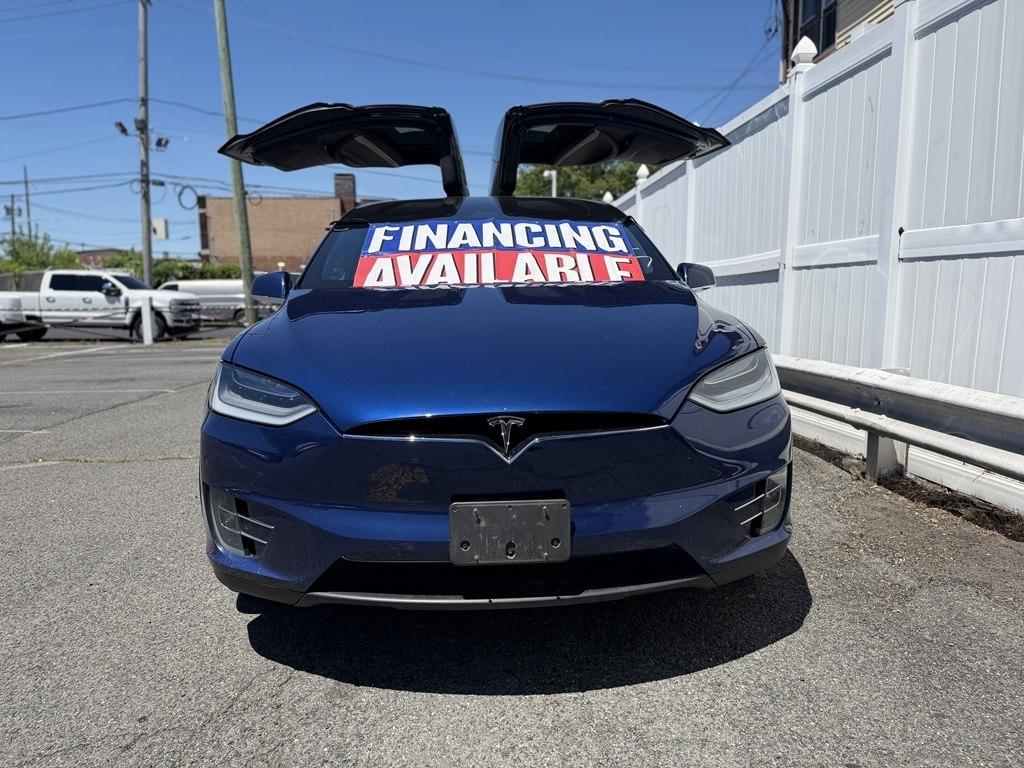 Tesla Model X  2021