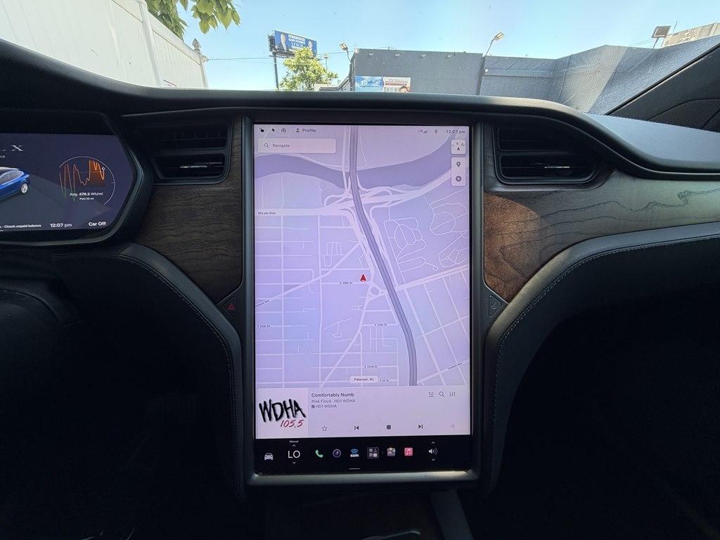 Tesla Model X  2021