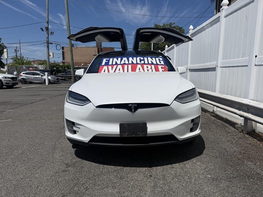 Tesla Model X  2021