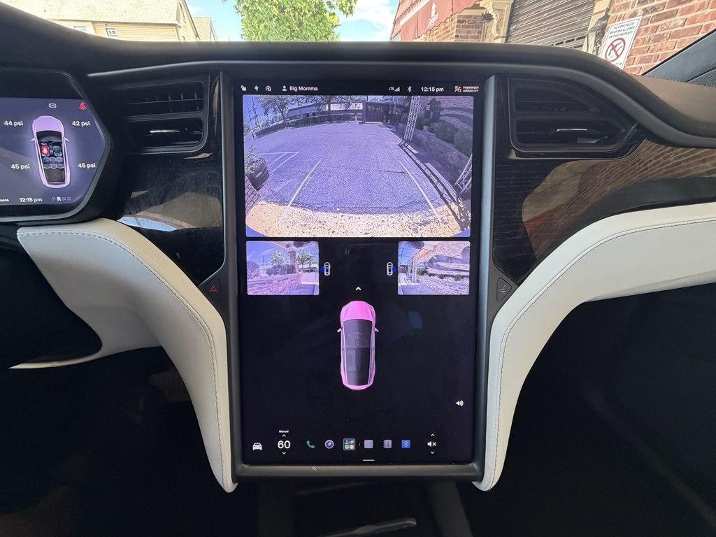 Tesla Model X  2021