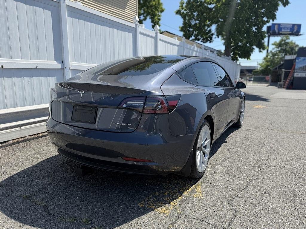 Tesla Model 3  2022