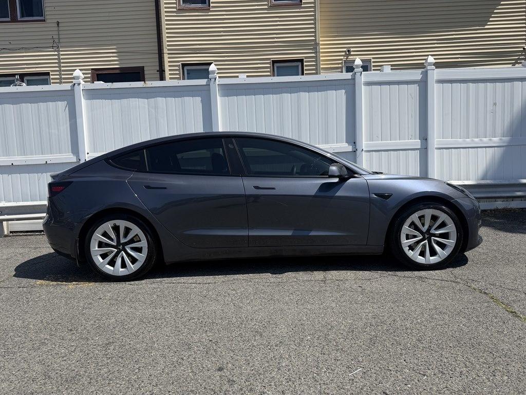 Tesla Model 3  2022