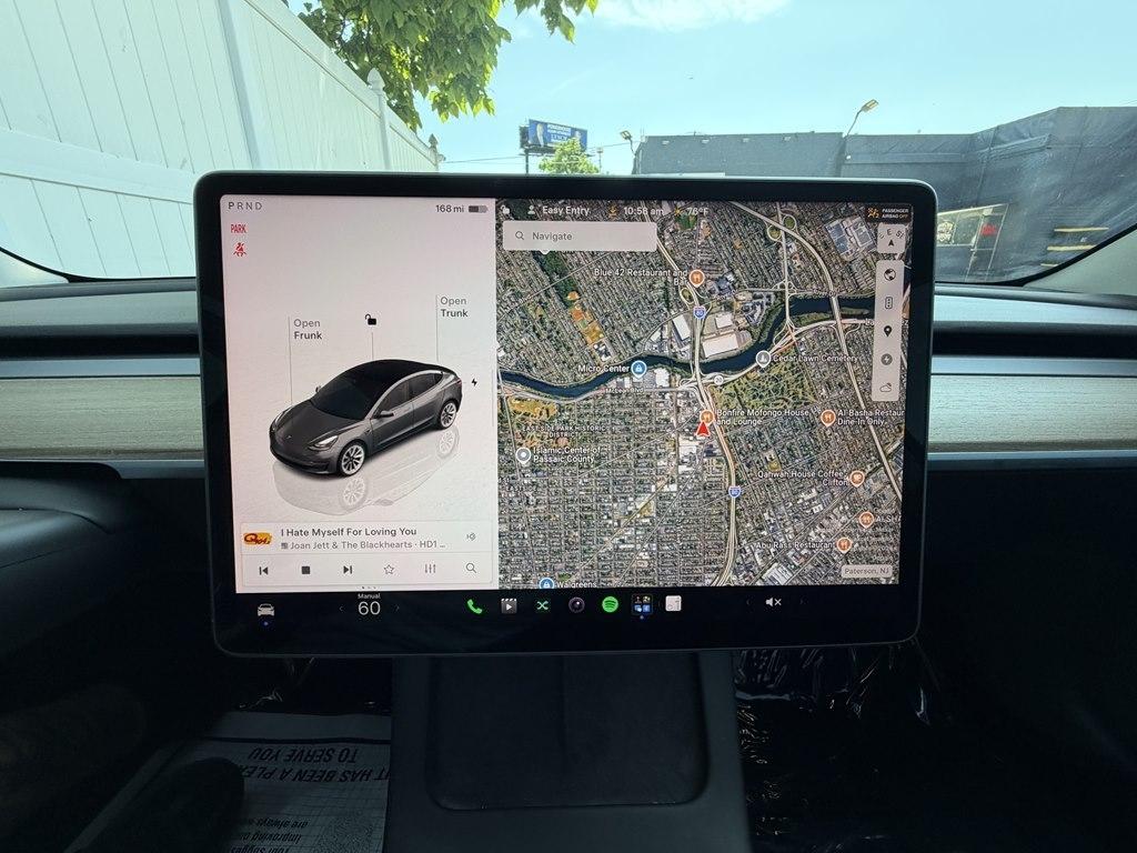 Tesla Model 3  2022
