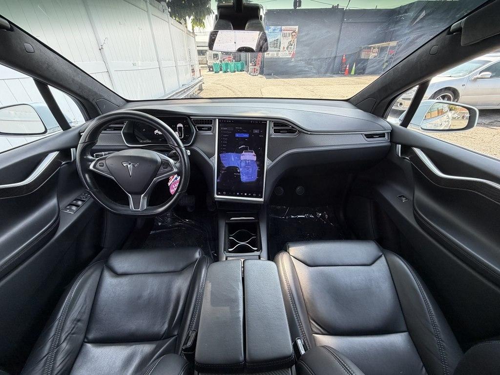 Tesla Model X  2017