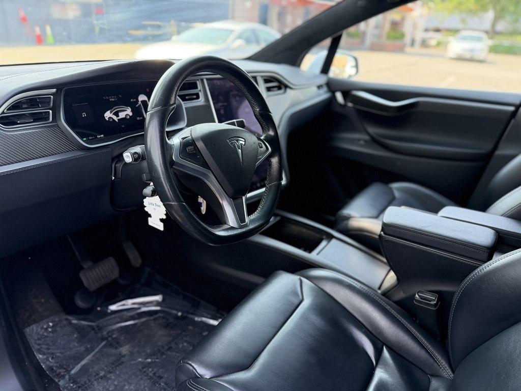 Tesla Model X  2017
