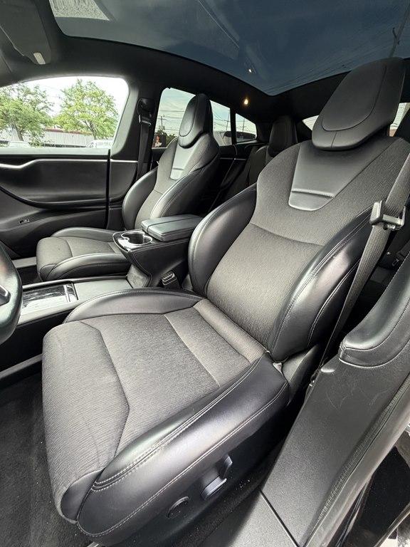 Tesla Model S  2017