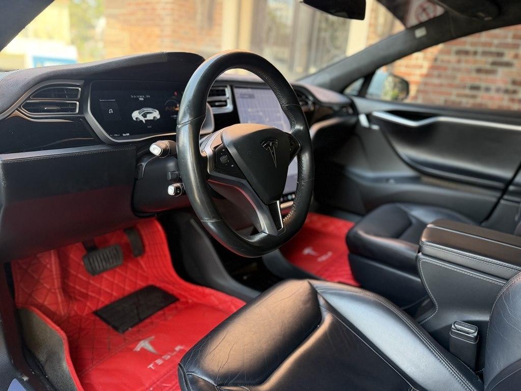 Tesla Model S  2015