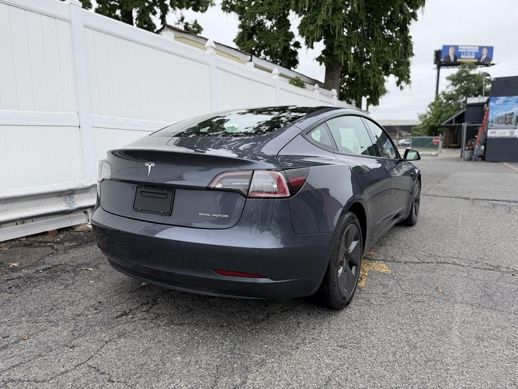 Tesla Model 3  2022