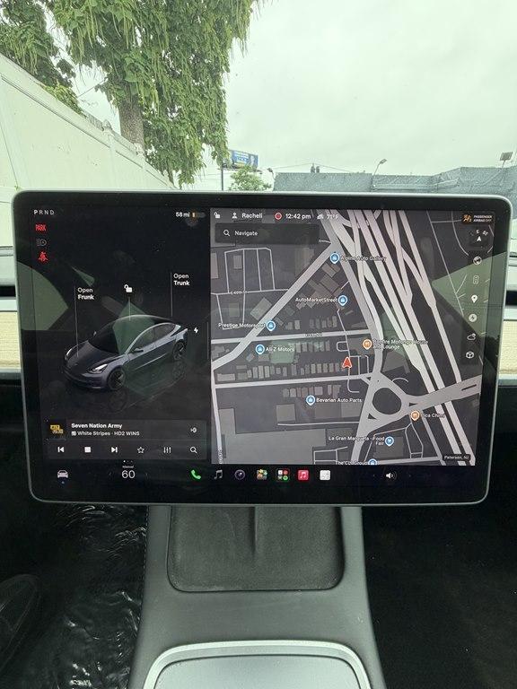 Tesla Model 3  2022