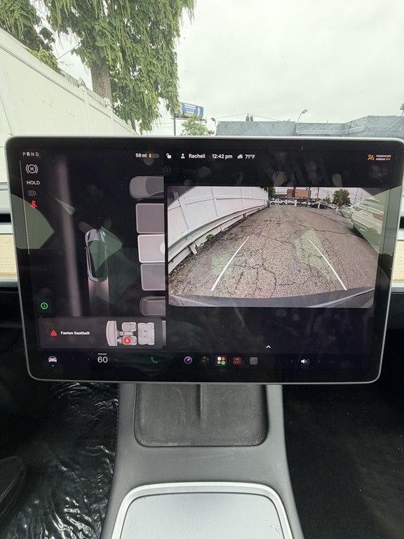 Tesla Model 3  2022