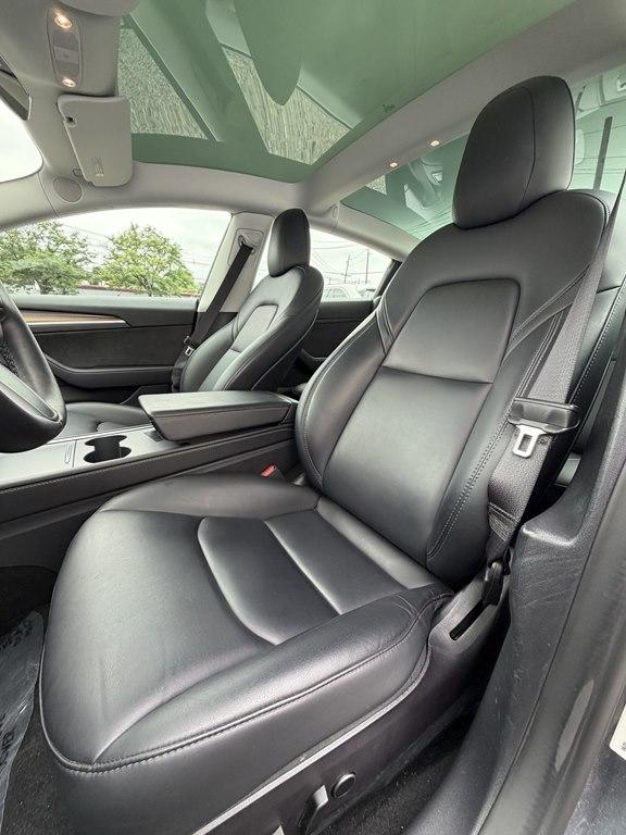 Tesla Model 3  2022