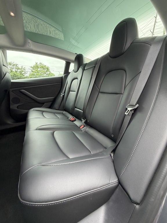 Tesla Model 3  2022