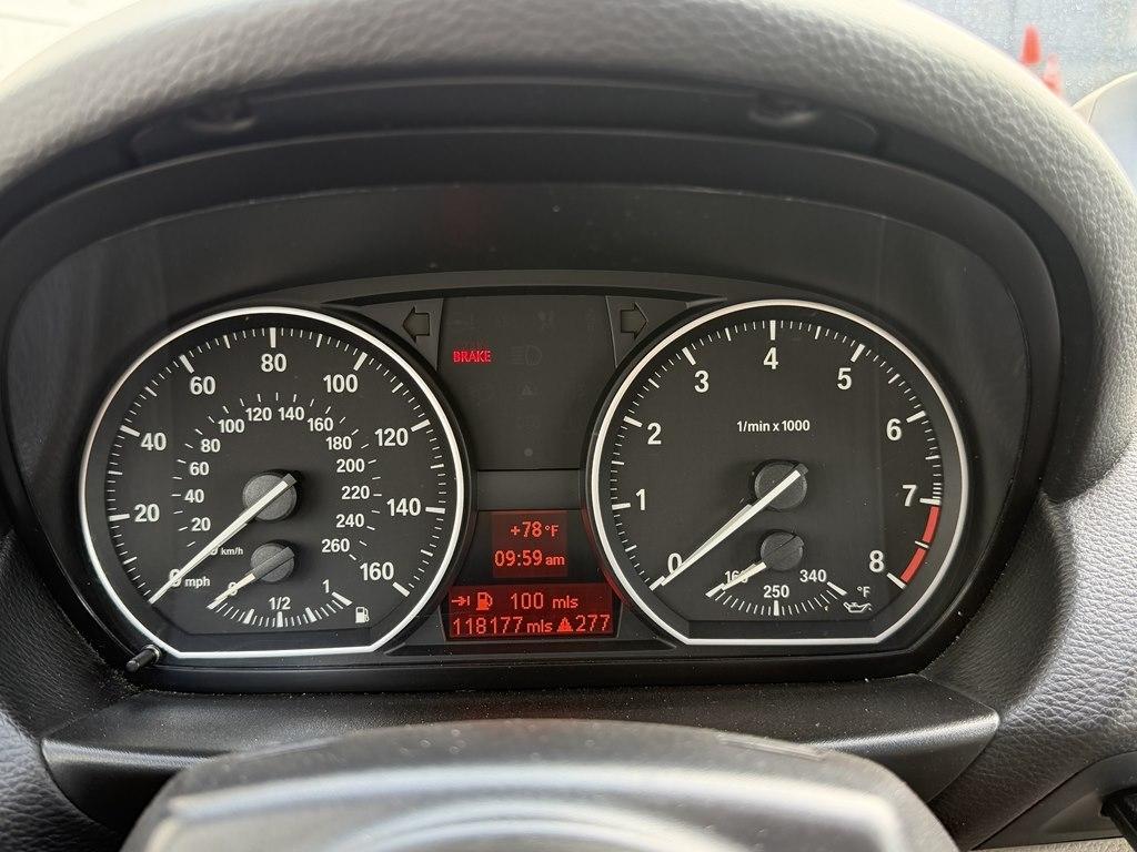 BMW 1-Series  2011
