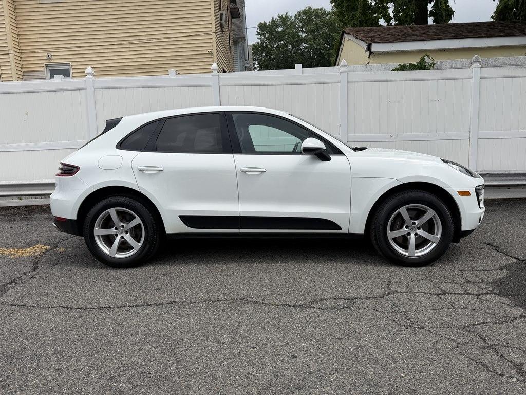 Porsche Macan  2017