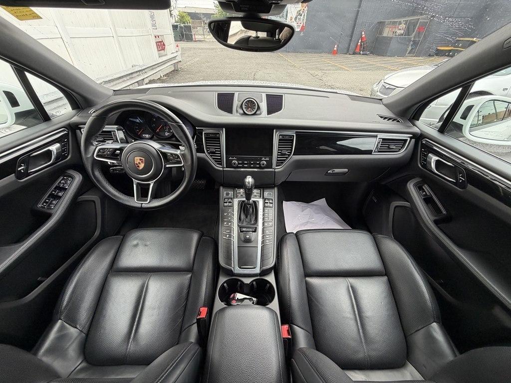Porsche Macan  2017