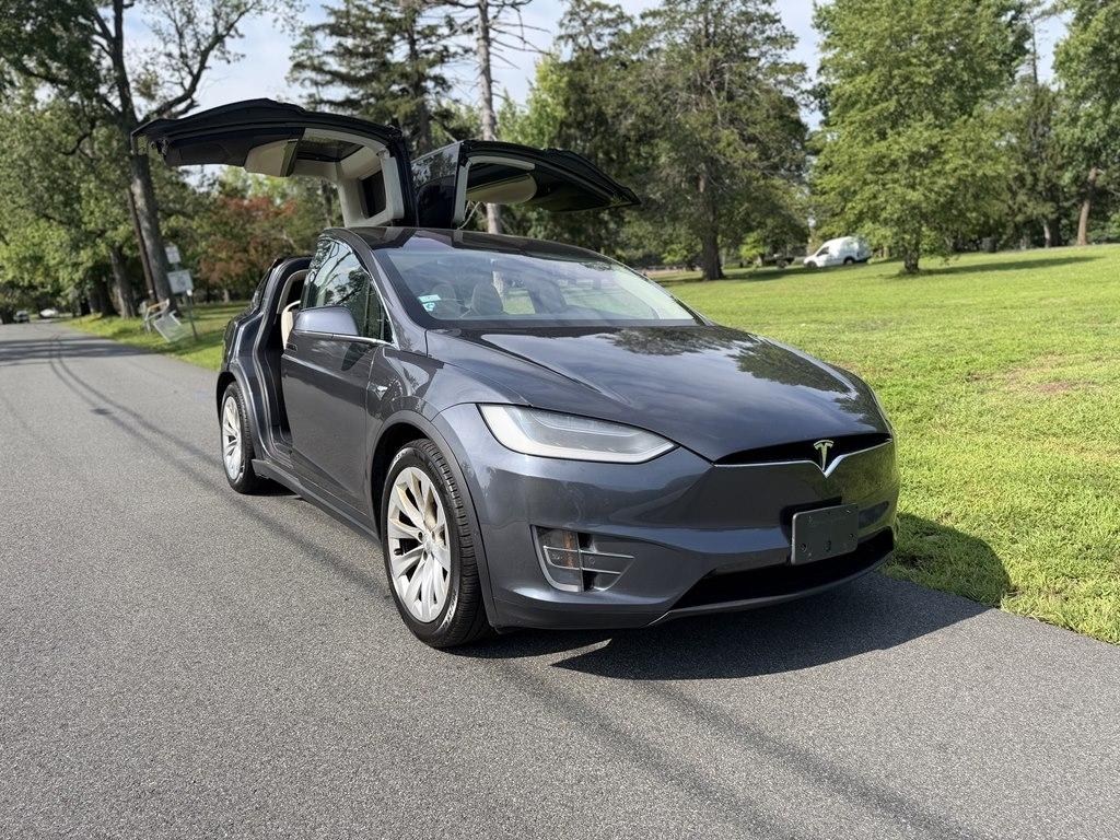 Tesla Model X  2018