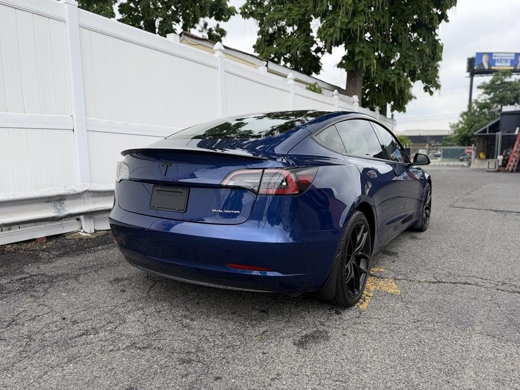 Tesla Model 3  2021