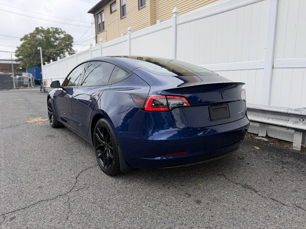 Tesla Model 3  2021