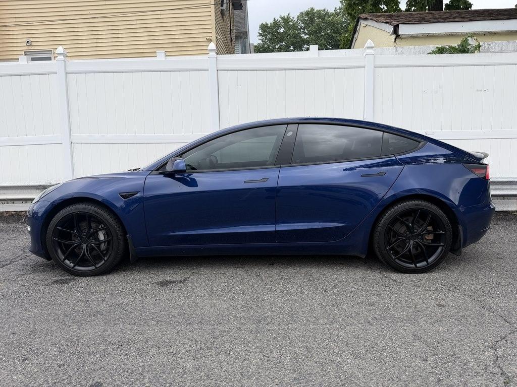 Tesla Model 3  2021
