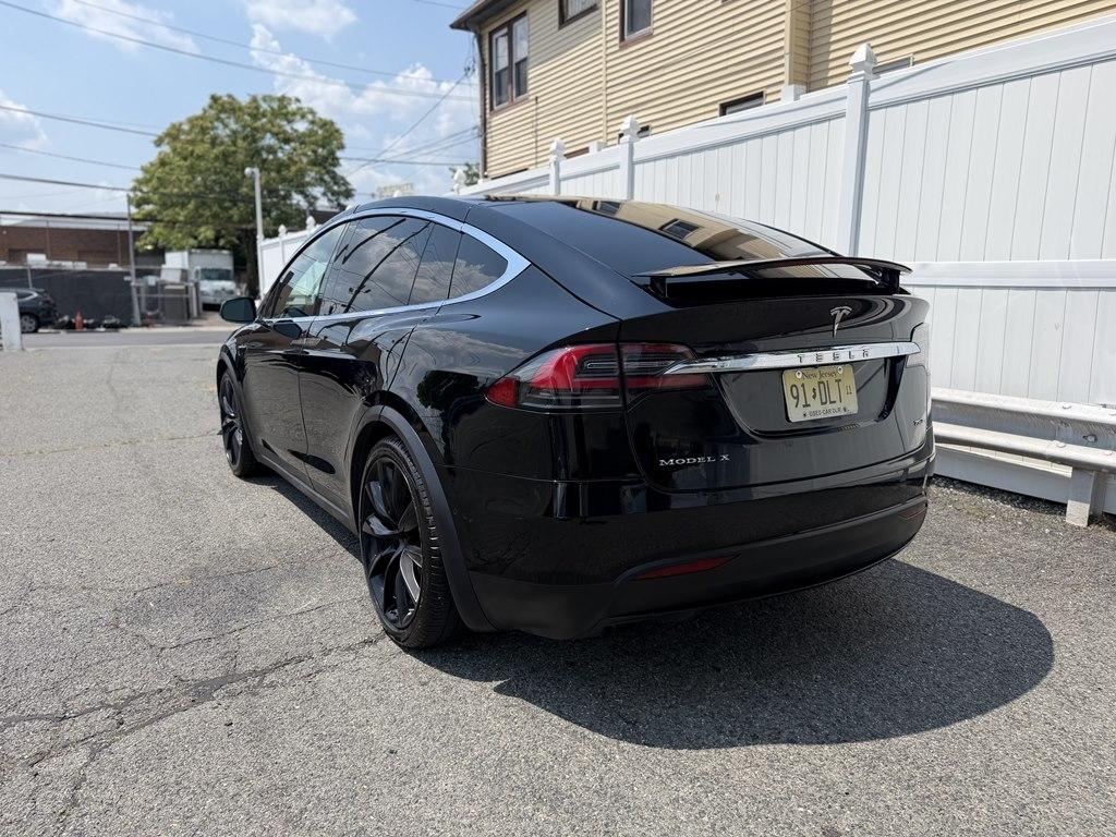 Tesla Model X  2019