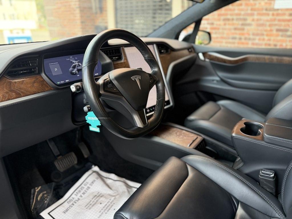 Tesla Model X  2019