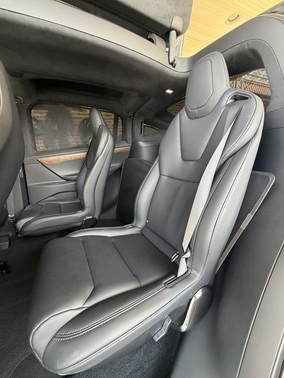 Tesla Model X  2019