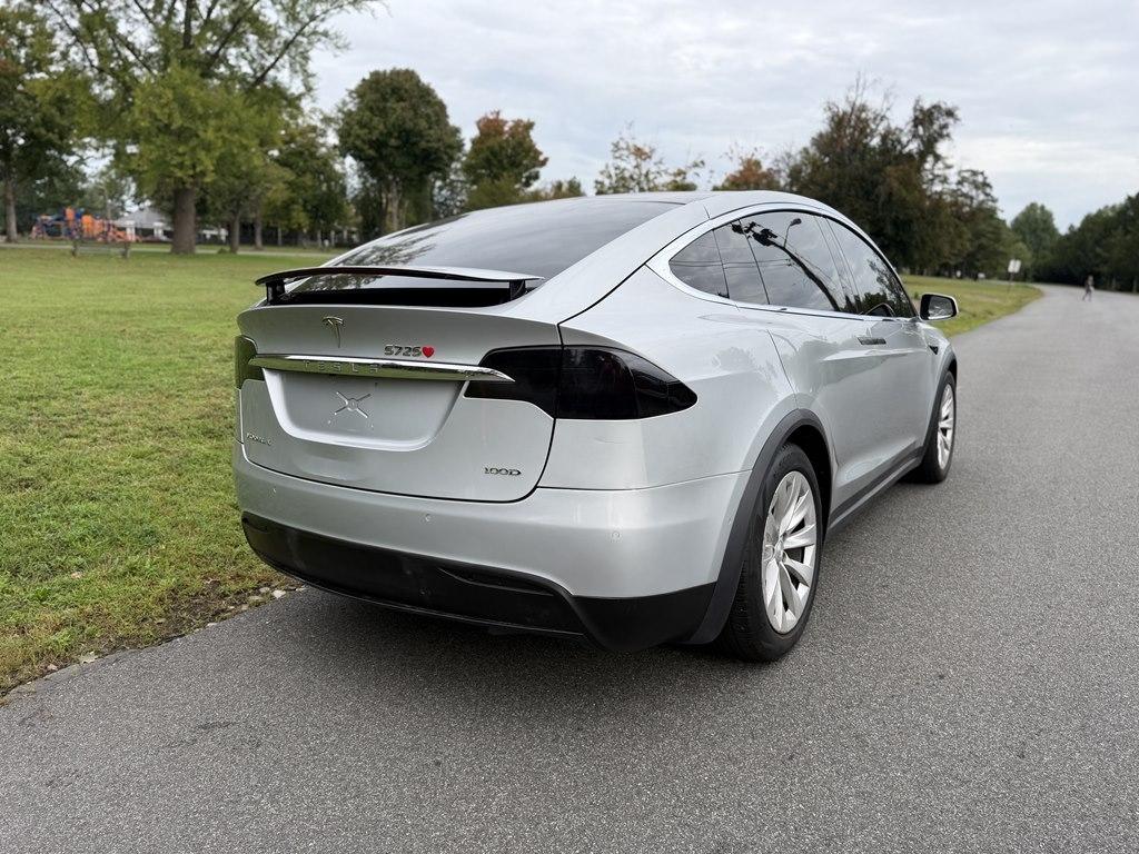 Tesla Model X  2018