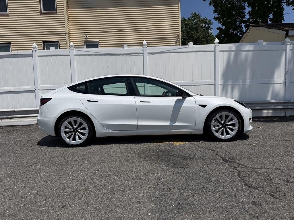 Tesla Model 3  2022