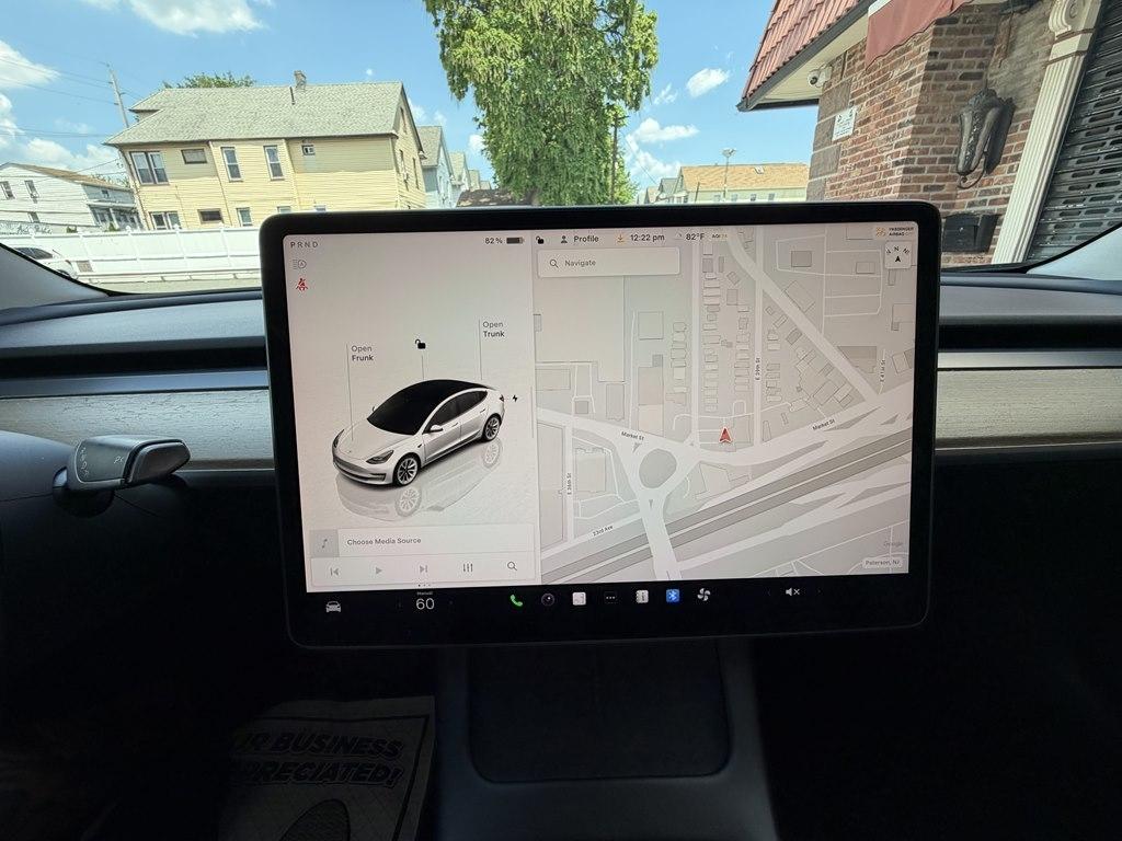 Tesla Model 3  2022